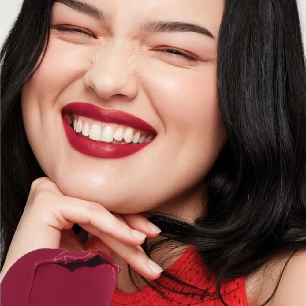 Saie Lipstick blur matte blurring lipstick pop Full Size